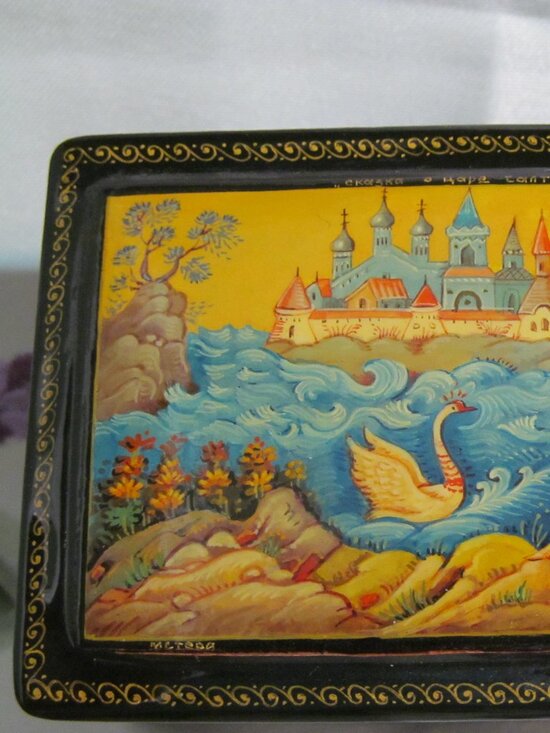Russian Black Lacquer Box Tale of Tsar Saltan Swan Princess Mstera Signed - Picture 2 of 16